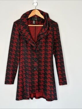 Frank Lyman Design Red and Black Houndstooth Shawl-Collar Blazer Size 6